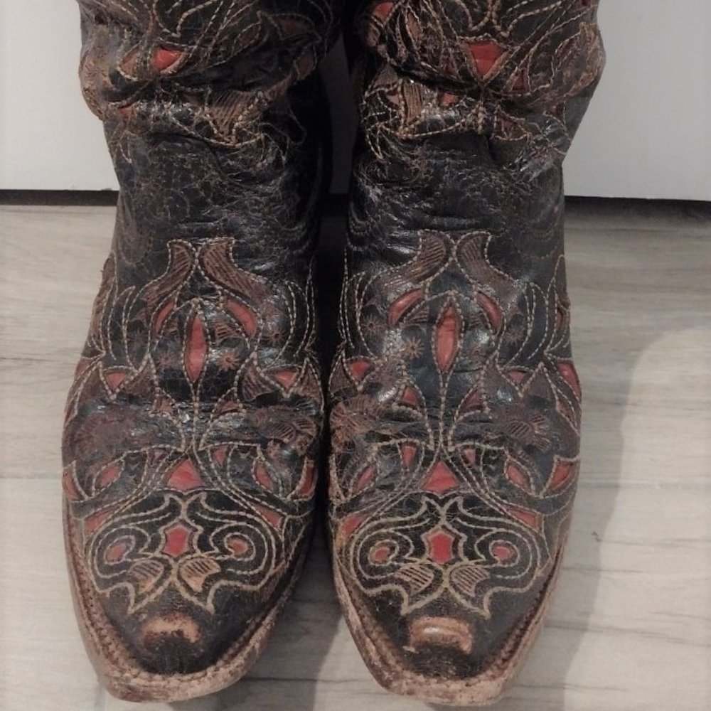 Super cute Brown Cowgirl Boots